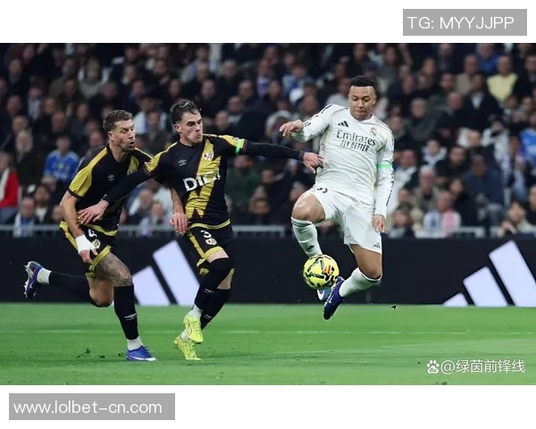 英超激战：那不勒斯逆转皇马补时绝杀引爆全场激情时刻